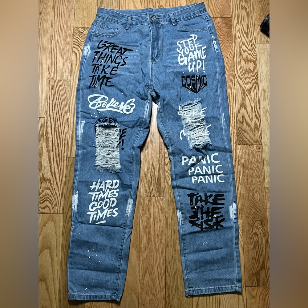 High waist letter graphic ripped straight jeans